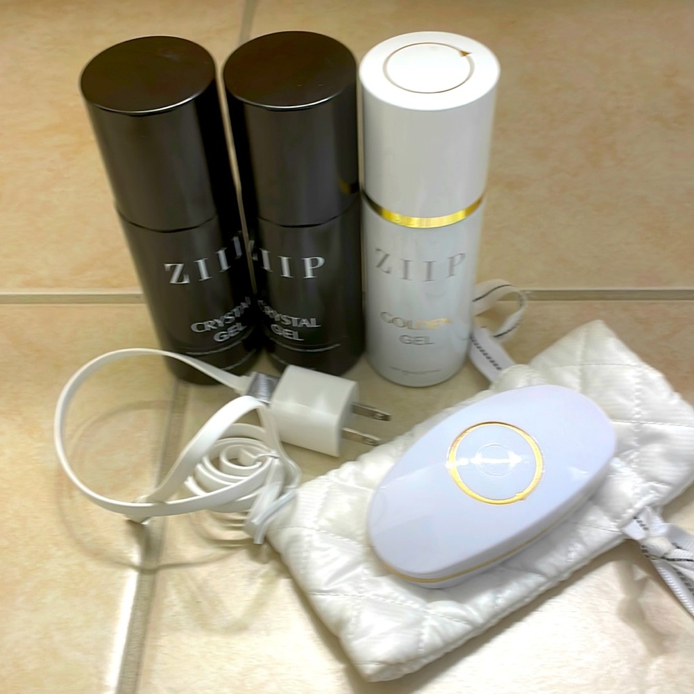 ZIIP halo, charger, 2 brand new never used crystal gels and 1/2 full golden gel.